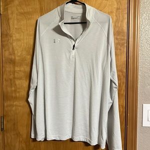 Mens long sleeve under armor heat gear shirt